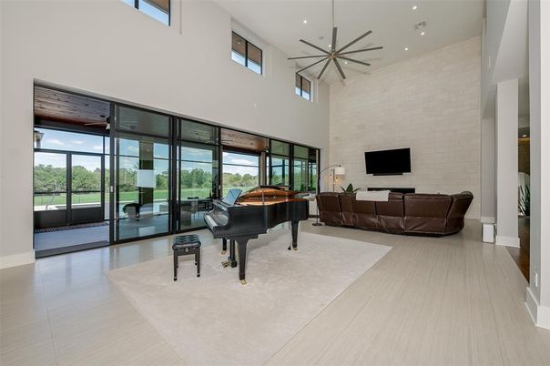 Interior, Living room, Pendant Lights, Piano, Recessed Lighting