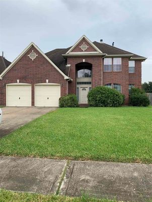 Attached, Exterior, Facade, Brick Facade, Brick Traditional