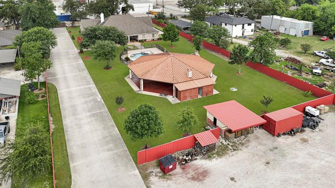Exterior, Drone