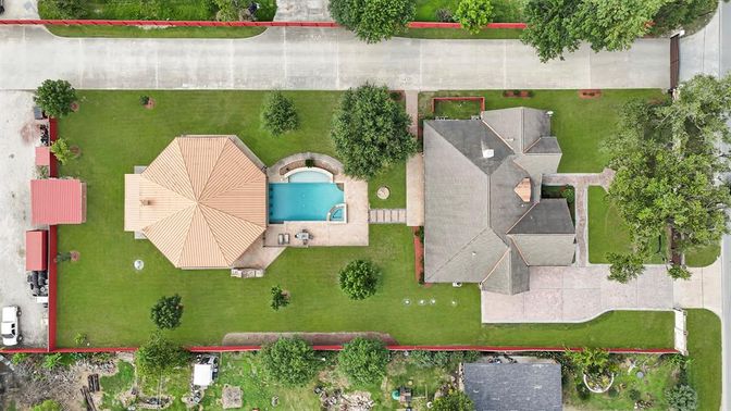 Exterior, Drone
