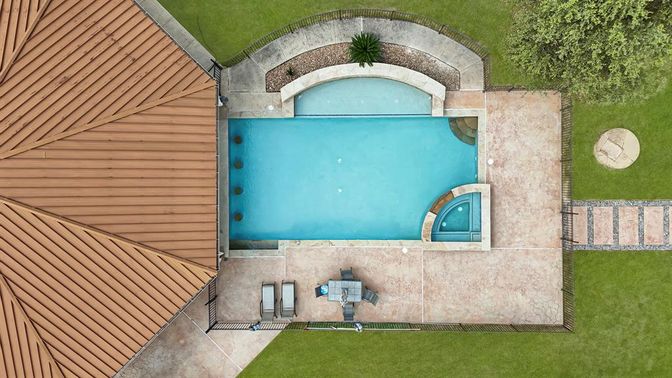Exterior, Drone