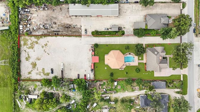 Exterior, Drone