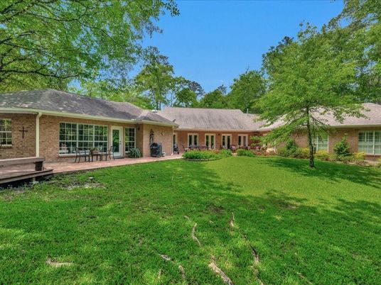 Attached, Exterior, Facade, Brick Facade, Ranch