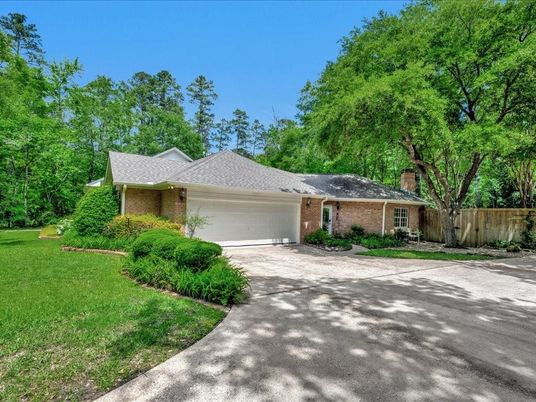 Attached, Exterior, Facade, Brick Facade, Ranch