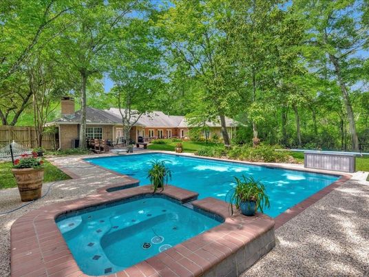 Exterior, Hot Tub, Pool