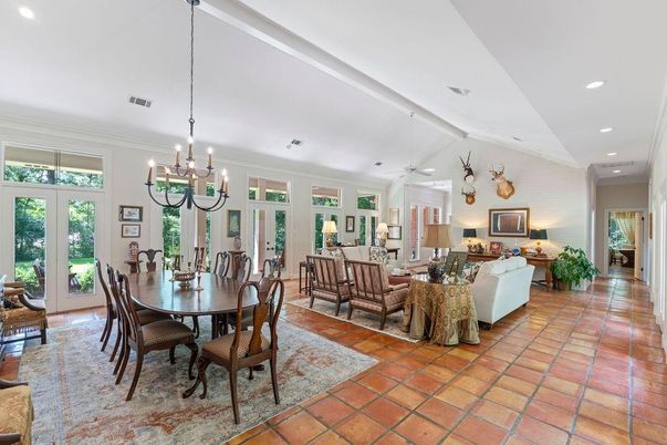Chandelier, Dining room, Interior, Living room, Pendant Lights, Recessed Lighting