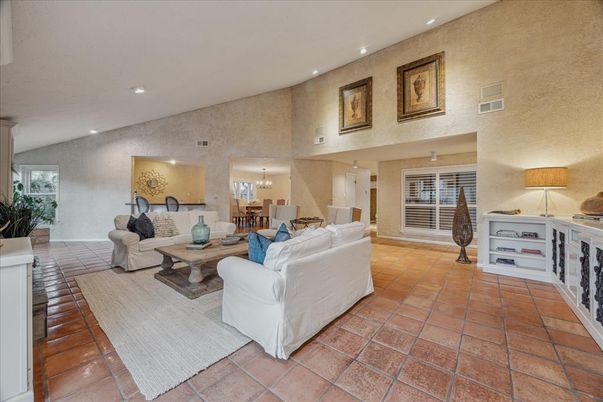 Chandelier, Dining room, Interior, Living room, Recessed Lighting