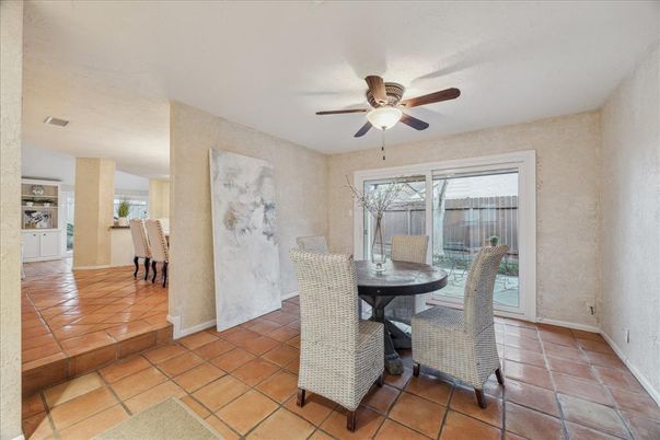 Dining room, Interior