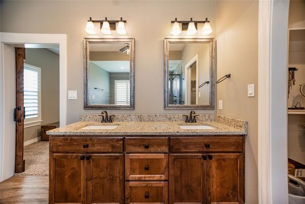 Bathroom, Dual Sink Vanities, Interior