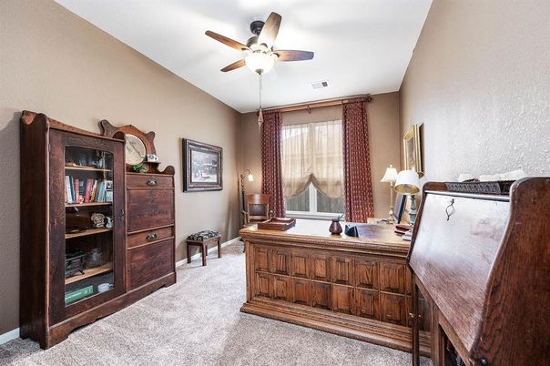 Home Office, Interior