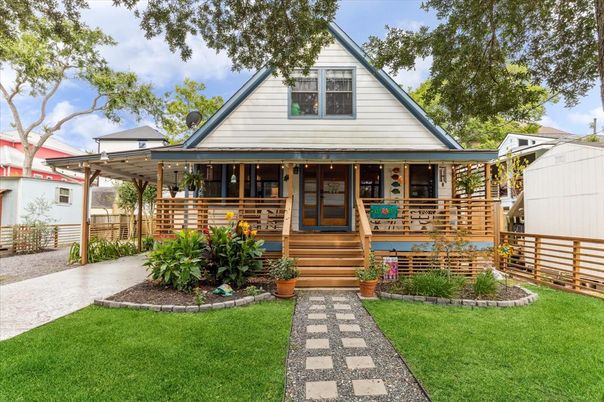 Backyard, Exterior, Facade, Log Home