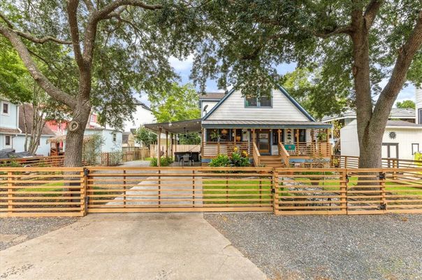 Backyard, Exterior, Facade, Log Home