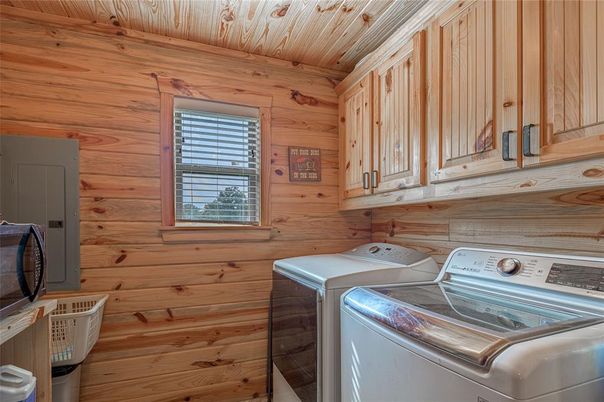 Interior, Washer, Wooden Ceilings, Wooden Walls