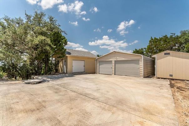 Detached Garage, Exterior