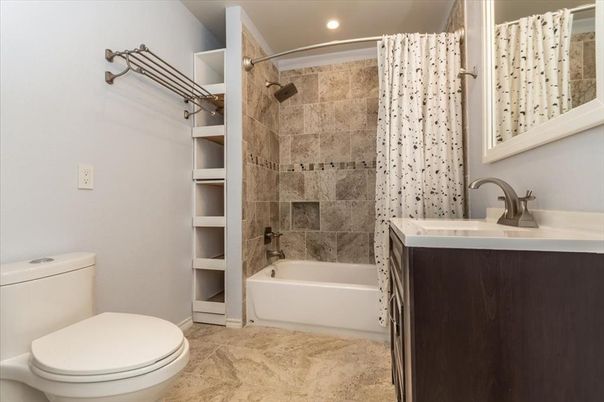 Bathroom, Interior, Recessed Lighting