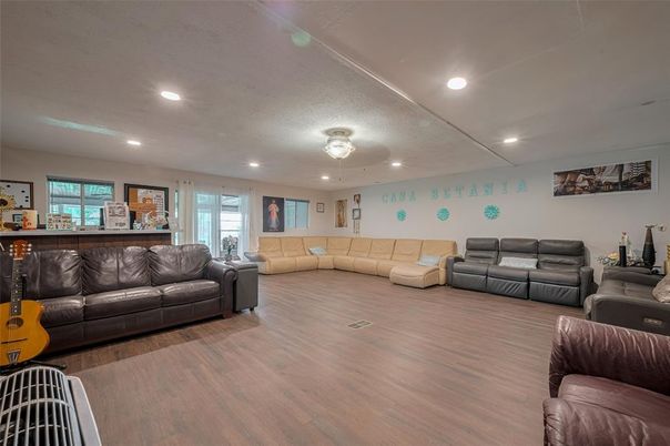 Interior, Living room, Recessed Lighting, Wood Texture Flooring