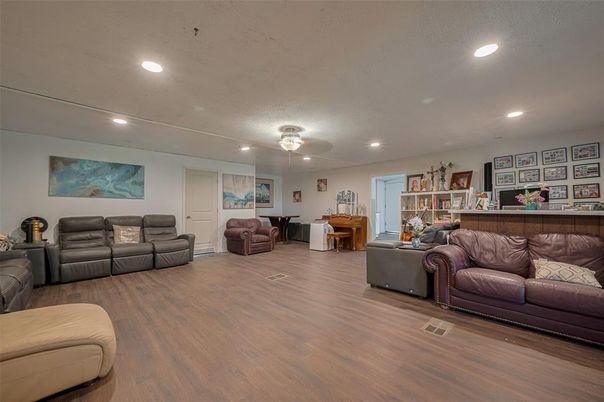 Interior, Living room, Recessed Lighting, Wood Texture Flooring