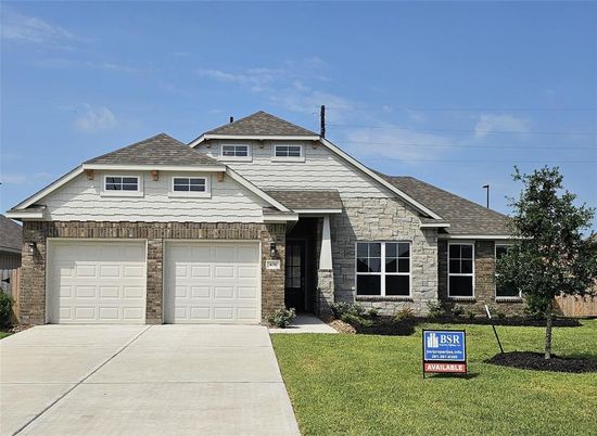 Attached, Exterior, Facade, Brick Traditional