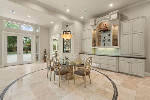 Dining room, Interior, Pendant Lights, Recessed Lighting