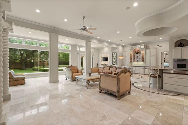 Interior, Kitchen, Living room, Pendant Lights, Recessed Lighting, Stainless Steel Appliances