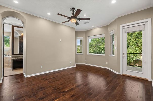 Empty room, Interior, Recessed Lighting, Wood Texture Flooring