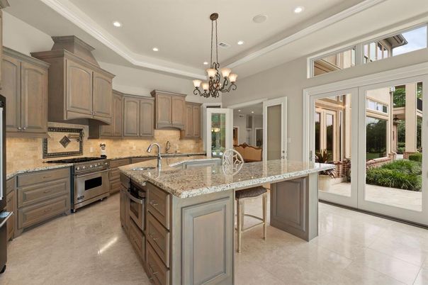 Chandelier, Interior, Kitchen, Recessed Lighting, Stainless Steel Appliances