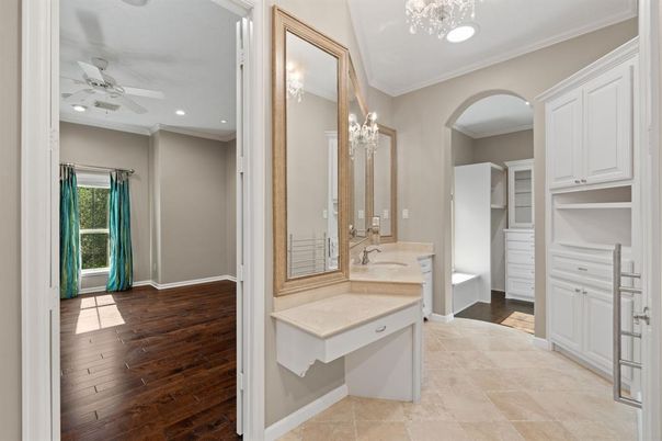 Bathroom, Interior, Recessed Lighting, Wood Texture Flooring