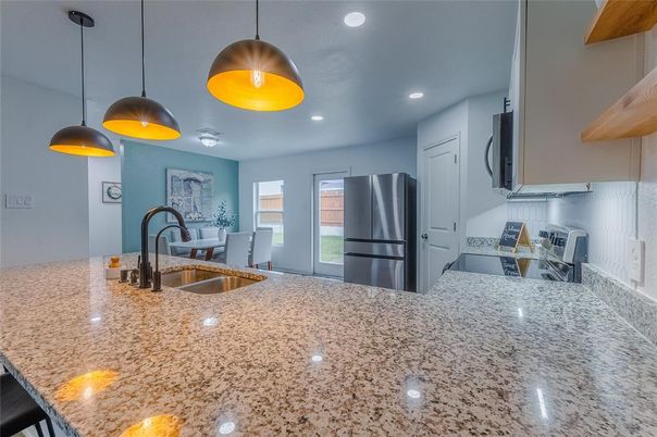 Dining room, Interior, Kitchen, Pendant Lights, Recessed Lighting, Stainless Steel Appliances
