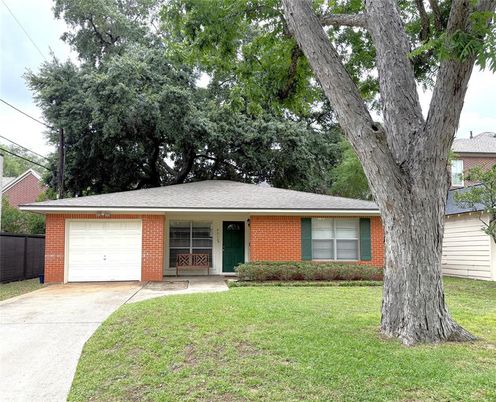 Attached, Exterior, Facade, Brick Facade, Ranch