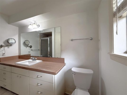 Bathroom, Interior, Tile Countertops