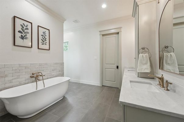 Bathroom, Dual Sink Vanities, Free Standing Baths, Interior, Recessed Lighting