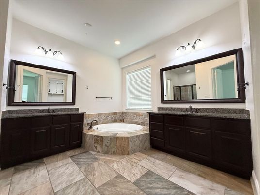 Bathroom, Dual Sink Vanities, Interior, Recessed Lighting