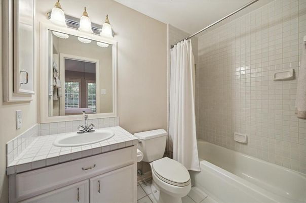 Bathroom, Interior, Tile Countertops