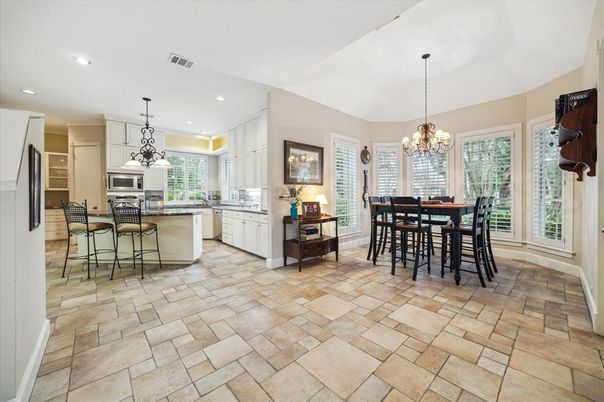 Chandelier, Dining room, Interior, Kitchen, Pendant Lights, Recessed Lighting, Stainless Steel Appliances