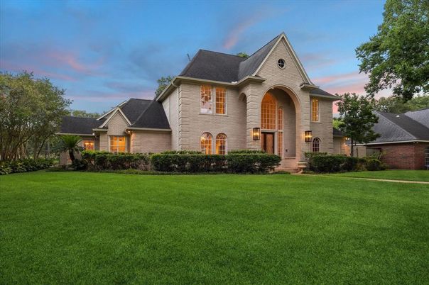 Backyard, Exterior, Facade, French Provincial