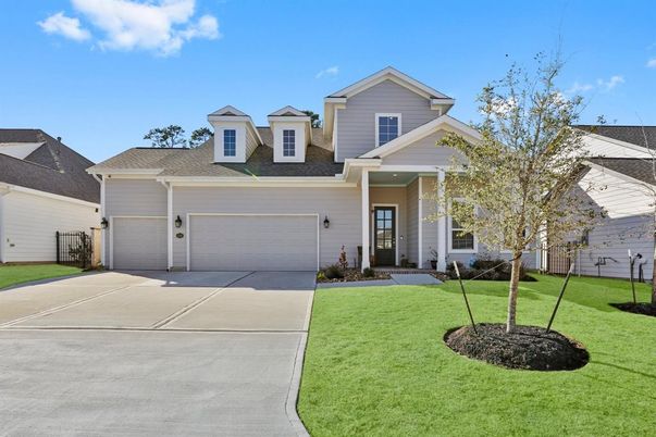 Attached, Exterior, Facade, American Craftsman
