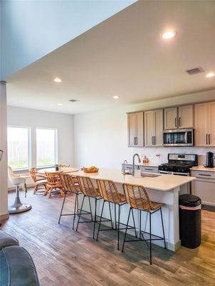 Dining room, Interior, Kitchen, Recessed Lighting, Wood Texture Flooring