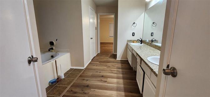 Bathroom, Dual Sink Vanities, Interior, Wood Texture Flooring