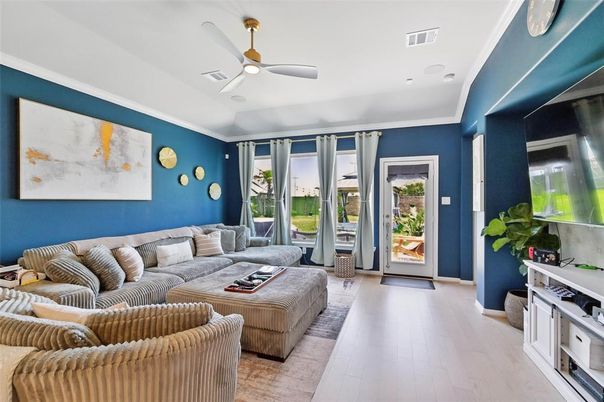 Interior, Living room, Recessed Lighting, Wood Texture Flooring
