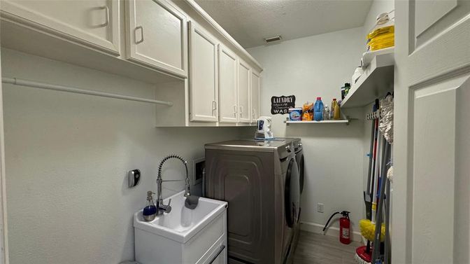 Interior, Washer, Wood Texture Flooring