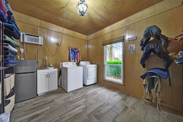 Interior, Washer, Wooden Ceilings, Wood Texture Flooring, Wooden Walls