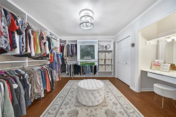 Interior, Walk-in Closets, Wood Texture Flooring