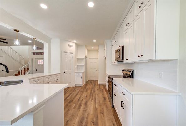 Interior, Kitchen, Pendant Lights, Recessed Lighting, Wood Texture Flooring