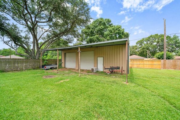 Backyard, Detached Garage, Exterior