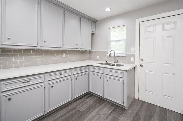 Interior, Kitchen, Recessed Lighting, Wood Texture Flooring