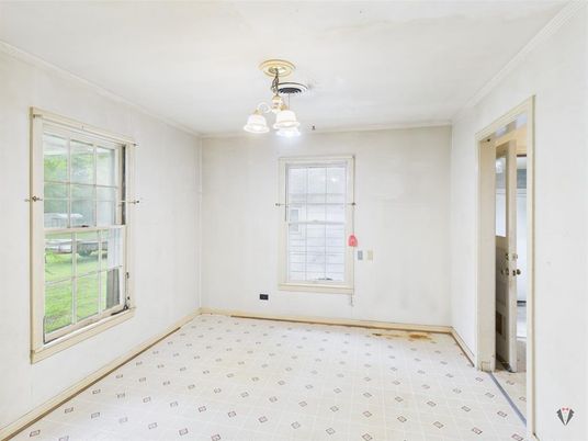 Chandelier, Empty room, Interior