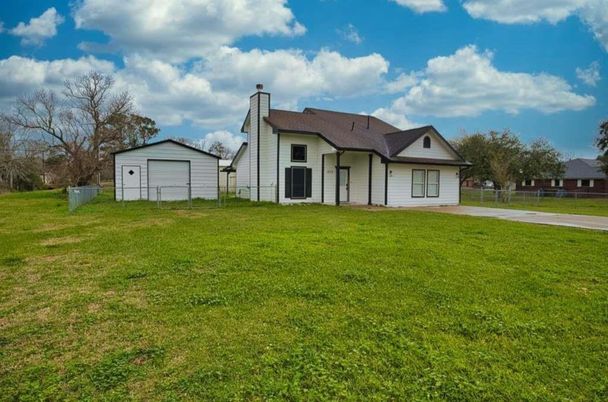 Backyard, Detached Garage, Exterior
