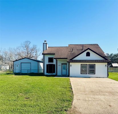 Backyard, Exterior, Facade, Cape Cod