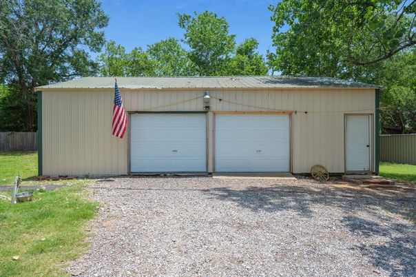 Detached Garage, Exterior
