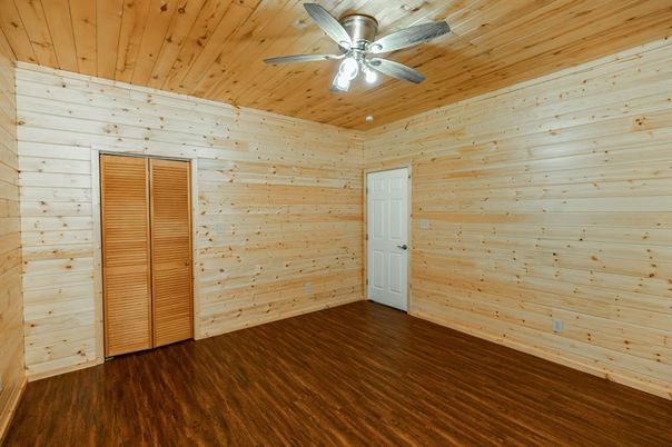 Empty room, Interior, Wooden Ceilings, Wood Texture Flooring, Wooden Walls